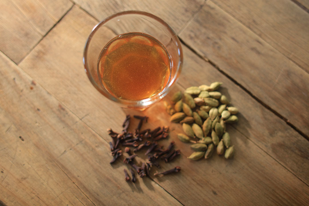 Licor de Clavo & Cardamomo